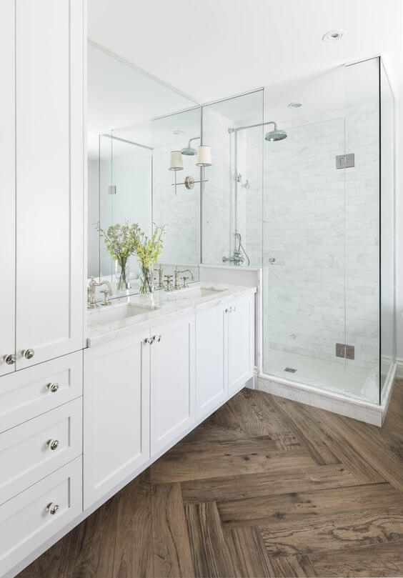 White Master Bathroom Ideas with Walk-In Shower - Harptimes.com