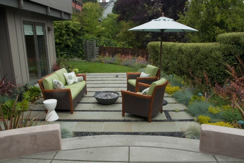 blue_stone_patio_ideas