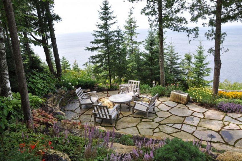 natural_stone_patio_design_ideas