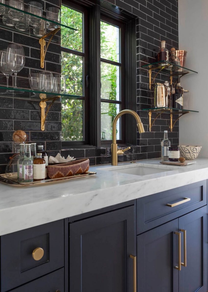 kitchen decor ideas modern - 2. Raccoon Kitchen Design with Brass Hardware - Harptimes.com