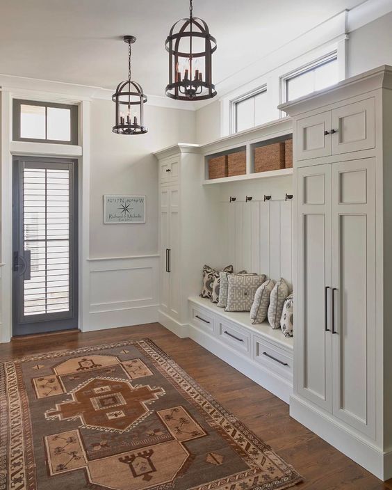 27 Best Mudroom Ideas To Get Your Ready For Fall Season - Harp Times