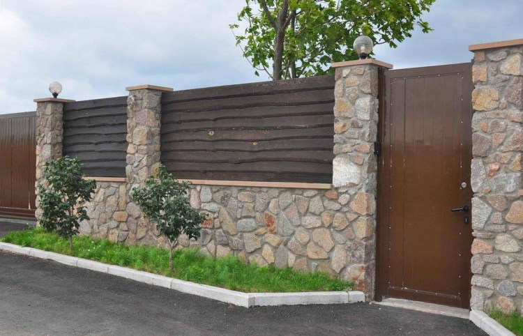 Wood_And_Stone_Fence_Designs