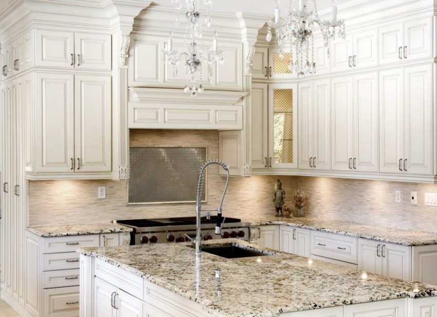 general_finishes_antique_white_milk_paint_kitchen_cabinets