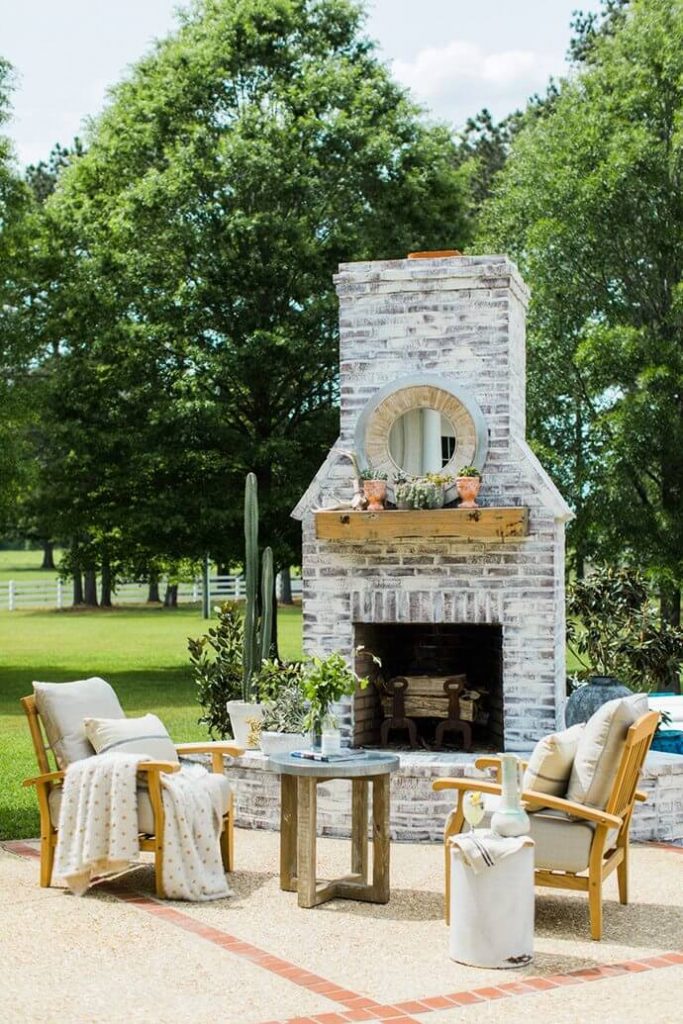 small_outdoor_fireplace_ideas