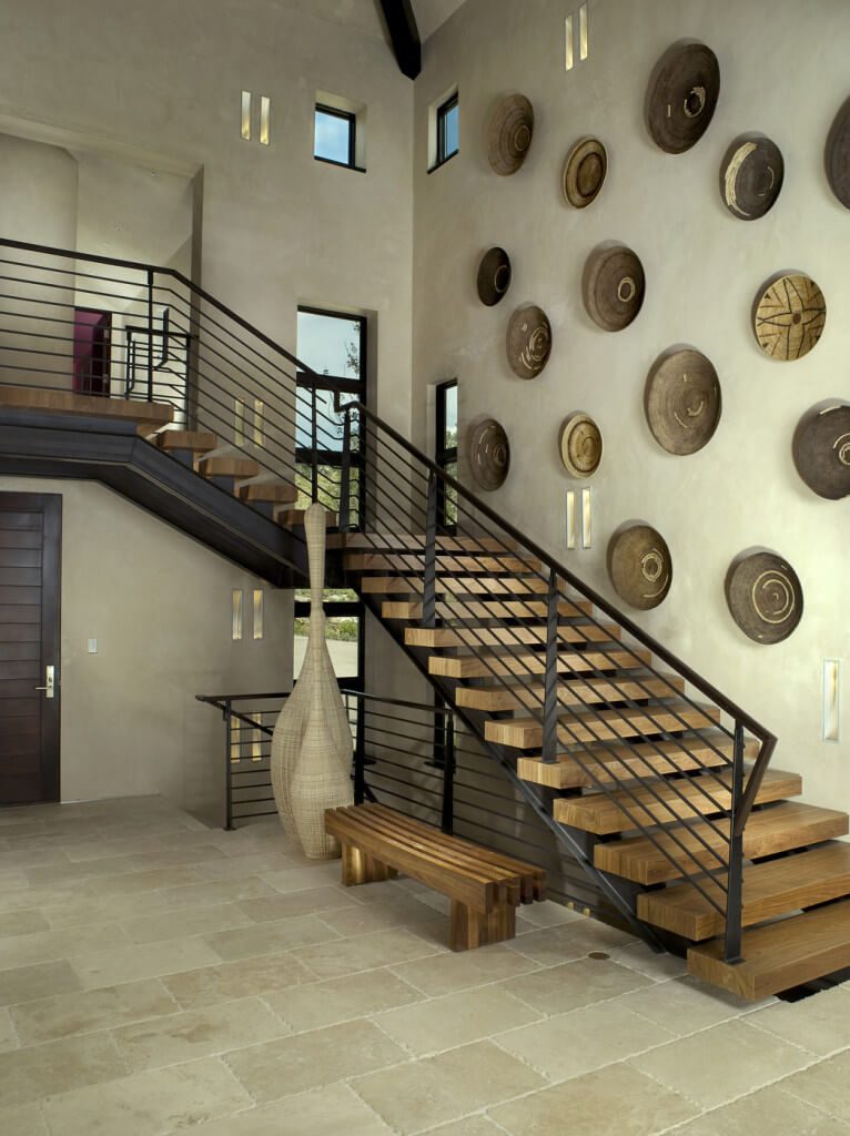 wall decor for staircase