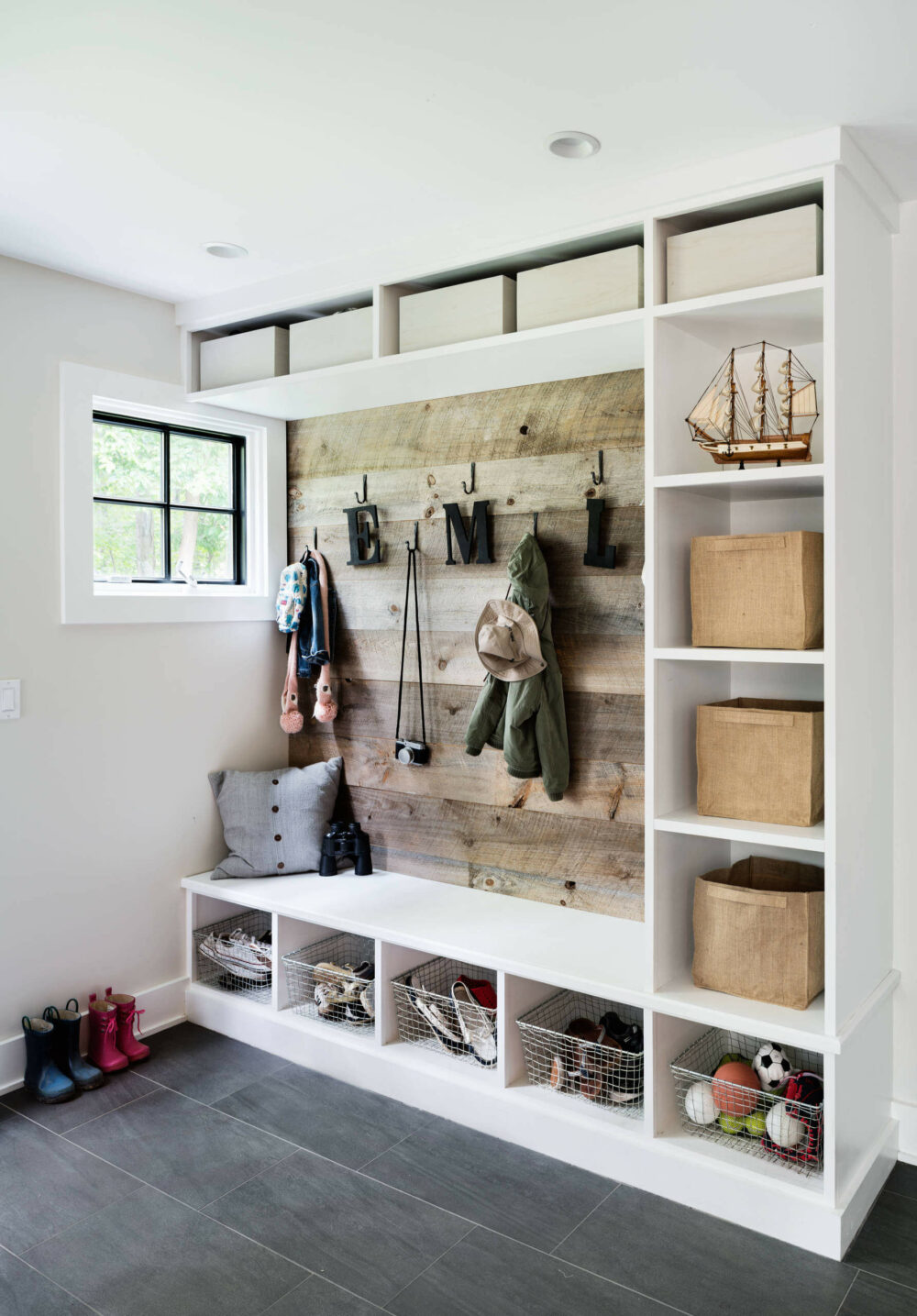 modern mudroom ideas