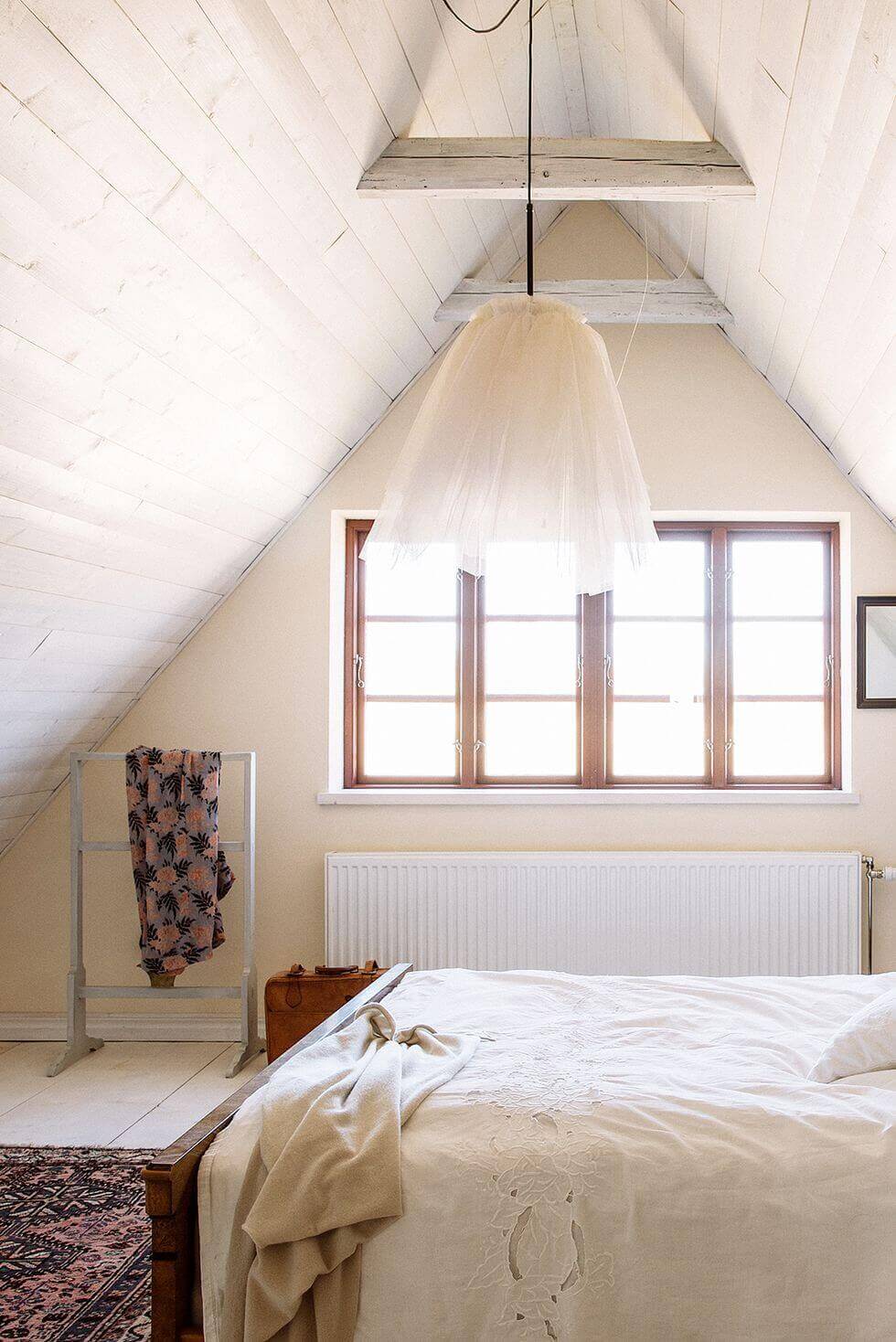 Create a Cocoon Small Bedroom Ideas Ikea Create a Cocoon
