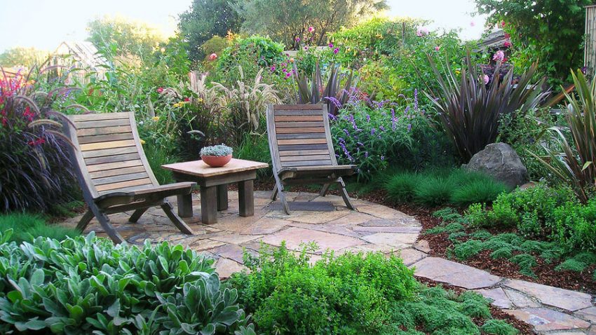 Paver Patio Ideas - Lush Slate Patio - Harptimes.com