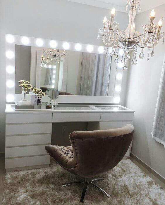 DIY Luxurious All-White Vanity Mirror with Lights - Harptimes.com