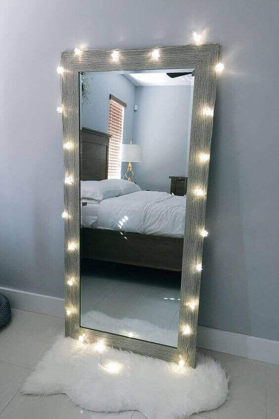 DIY Vanity Mirror with String Lights - Harptimes.com