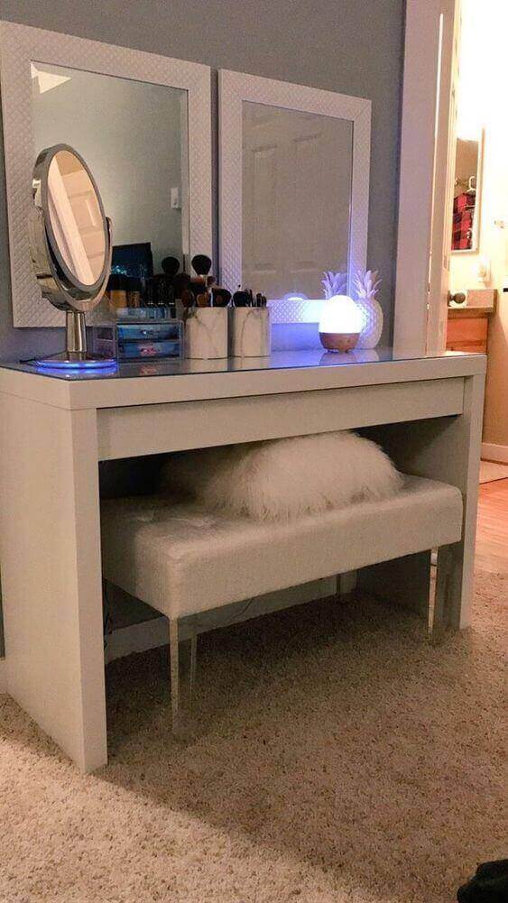 28. Vanity Mirror with Egg-Like Light DIY Vanity Mirror with with Egg-Like Lights - Harptimes.com