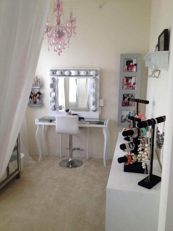 Makeup Room Ideas Elegant and Feminine Makeup Room - Harptimes.com