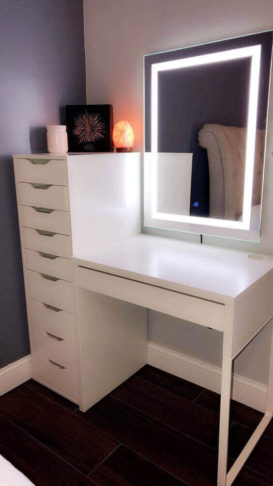 7. Modern Vanity Mirror with LED Light Modern DIY Vanity Mirror with LED Lights - Harptimes.com