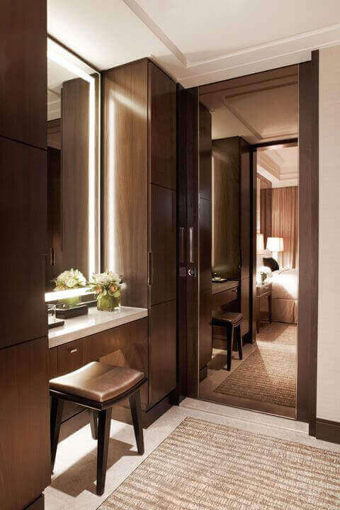 8. Modern and Elegant Mirror Vanity Modern and Elegant DIY Mirror Vanity with Lights - Harptimes.com