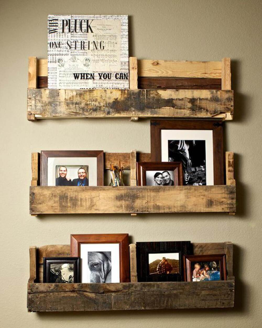 DIY Wall Pallet Shelving Ideas