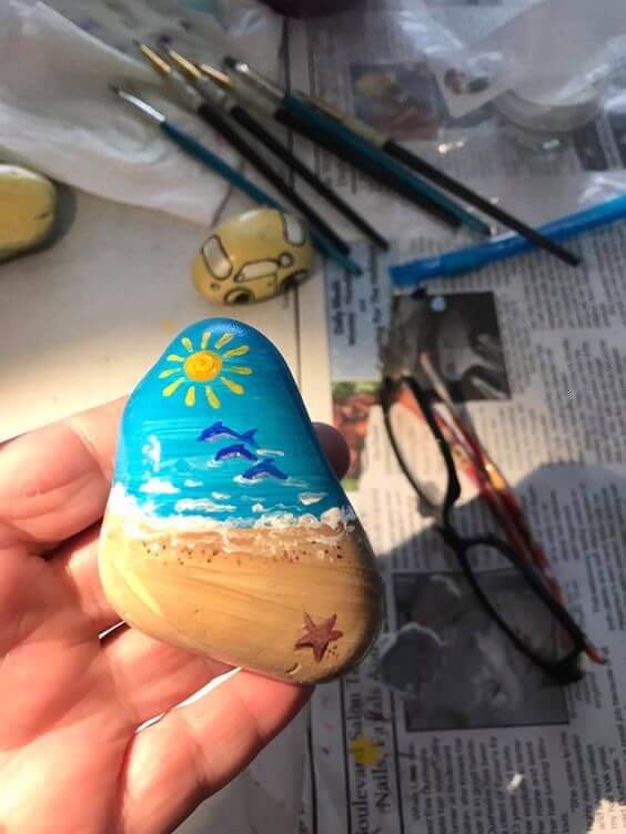 2 Beach Rock Painting Ideas Theme