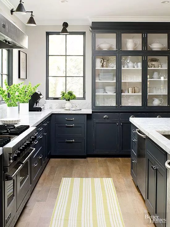 Antique_white_kitchen_cabinets_with_dark_wood