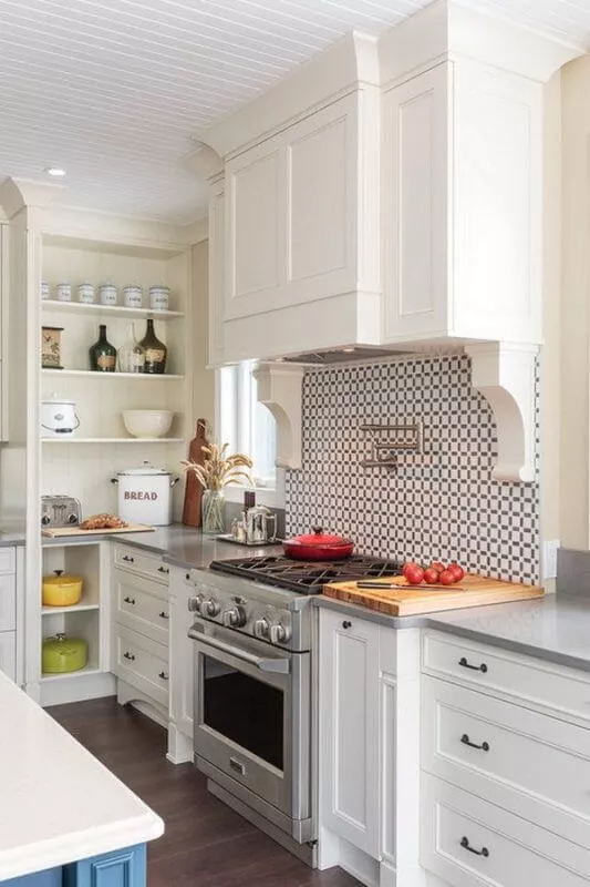 Kitchen Backsplash Focal Point