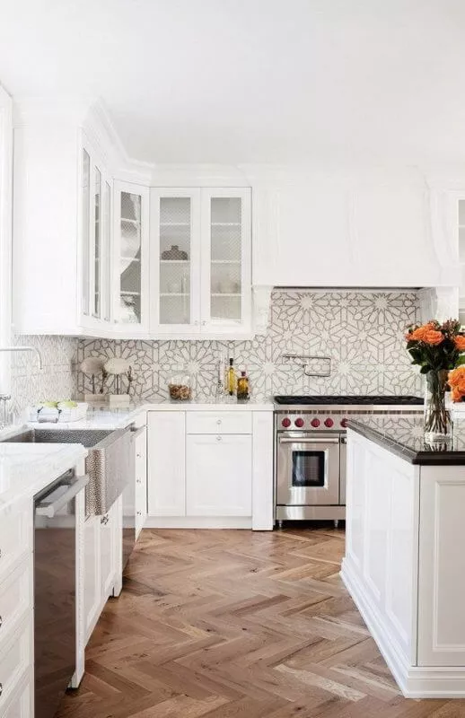 White Kitchen Backsplash Ideas