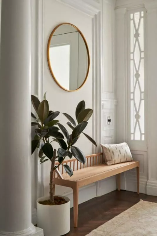 Small But Classic Entryway