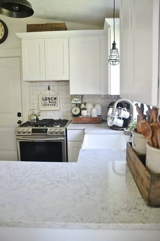 Quartz Kitchen Countertop Ideas (Engineered Stone)